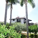 M&g House *