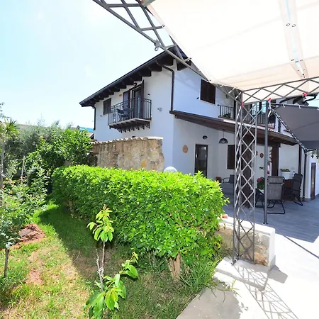 M&g House تيراسيني