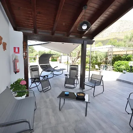 M&g House